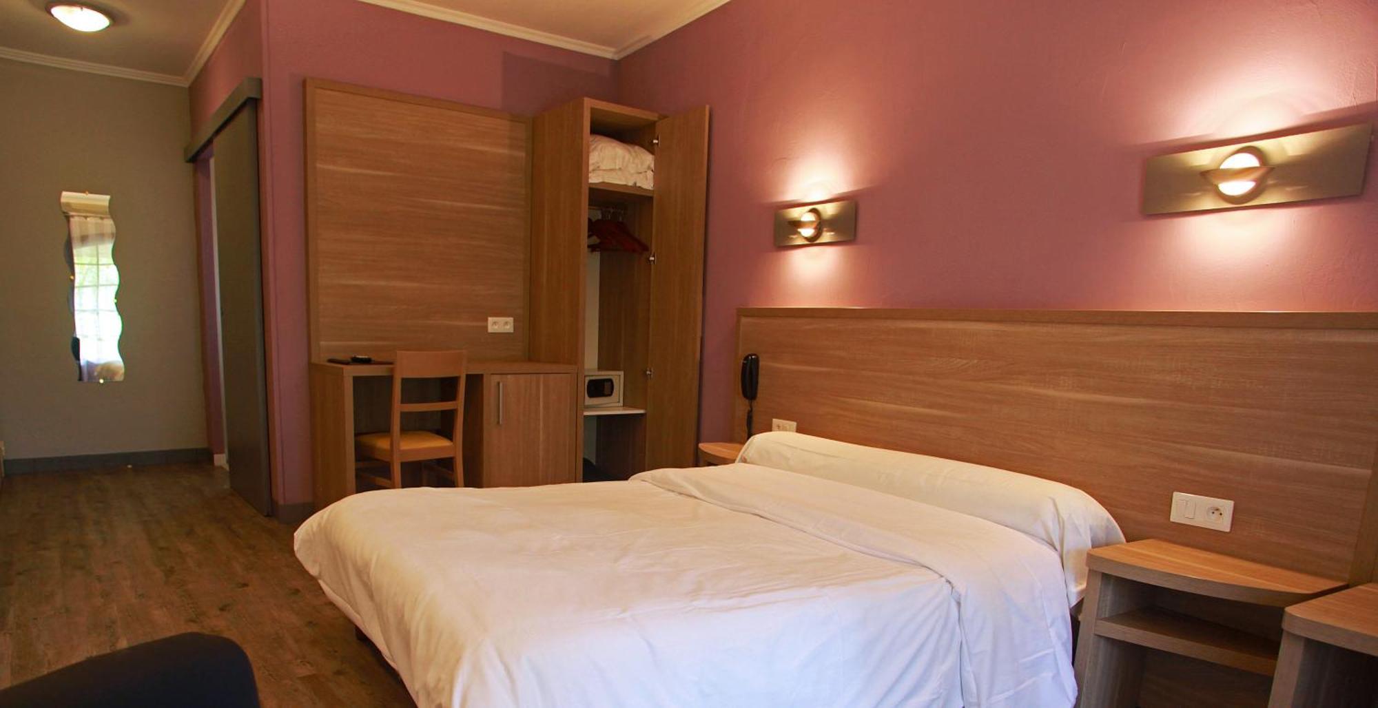 Auberge De La Tour -Appartements- Valros Cameră foto